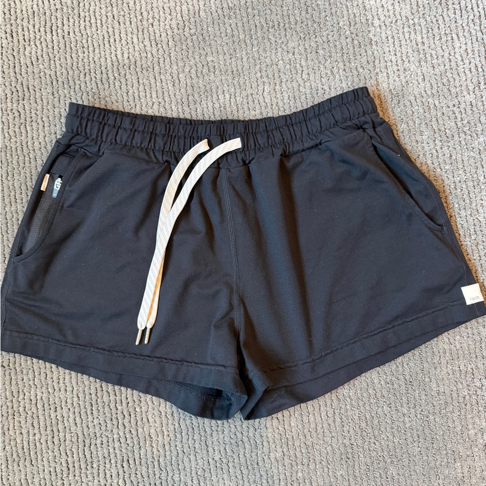 Vuori Halo Performance Short (v. 1.0) women’s black size Small